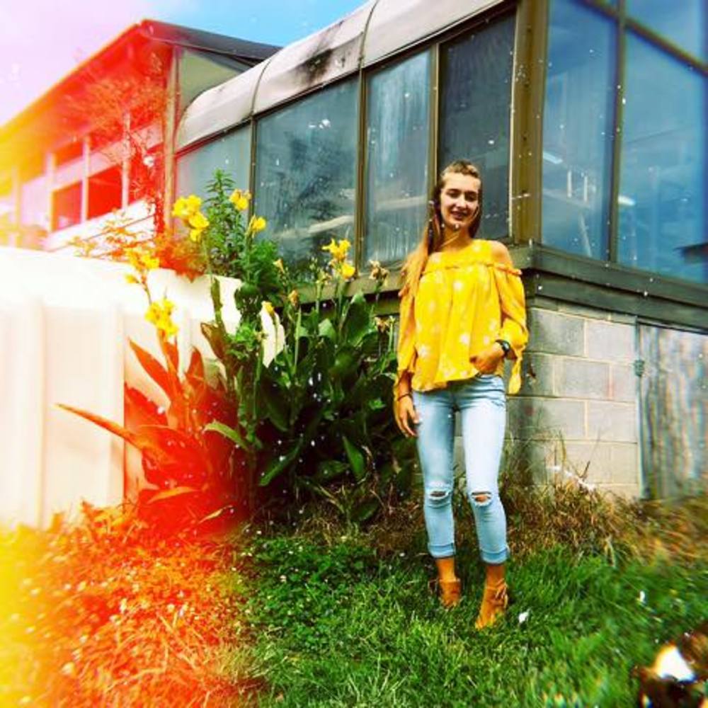 Meet your Posher, Jacy